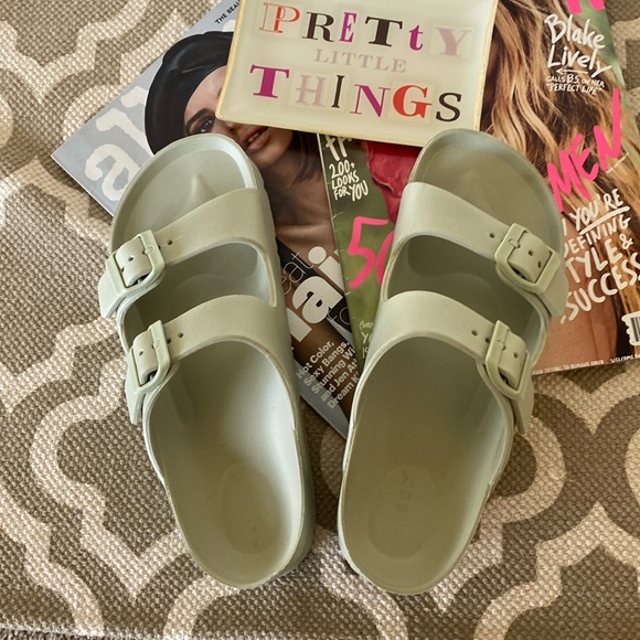 “Bamboo” Glee, mint green platform jelly sandals; size 8 - Picture 2 of 7